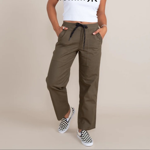 Roark Women’s Layover Pants in Military - Picture 7 of 11